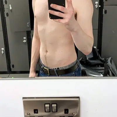 Hung Dom Top