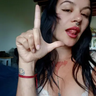 𝕭𝖗𝖆𝖙𝖙𝖞 𝕵𝖚𝖑𝖊𝖘 🧜‍♀️