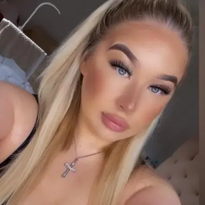 Innocentblondeyx