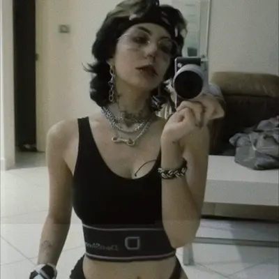 Itzel2002
