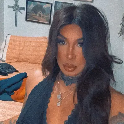 Kinky leather femme no face no limits