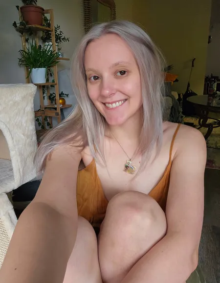 Kali Cox | Au Naturale Nerdy Girlfriend