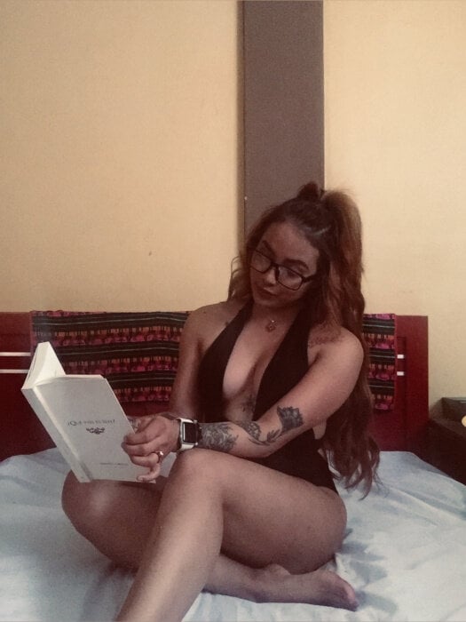 Karmapantyhosemodel