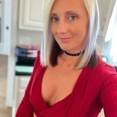 Kurvyblondewife