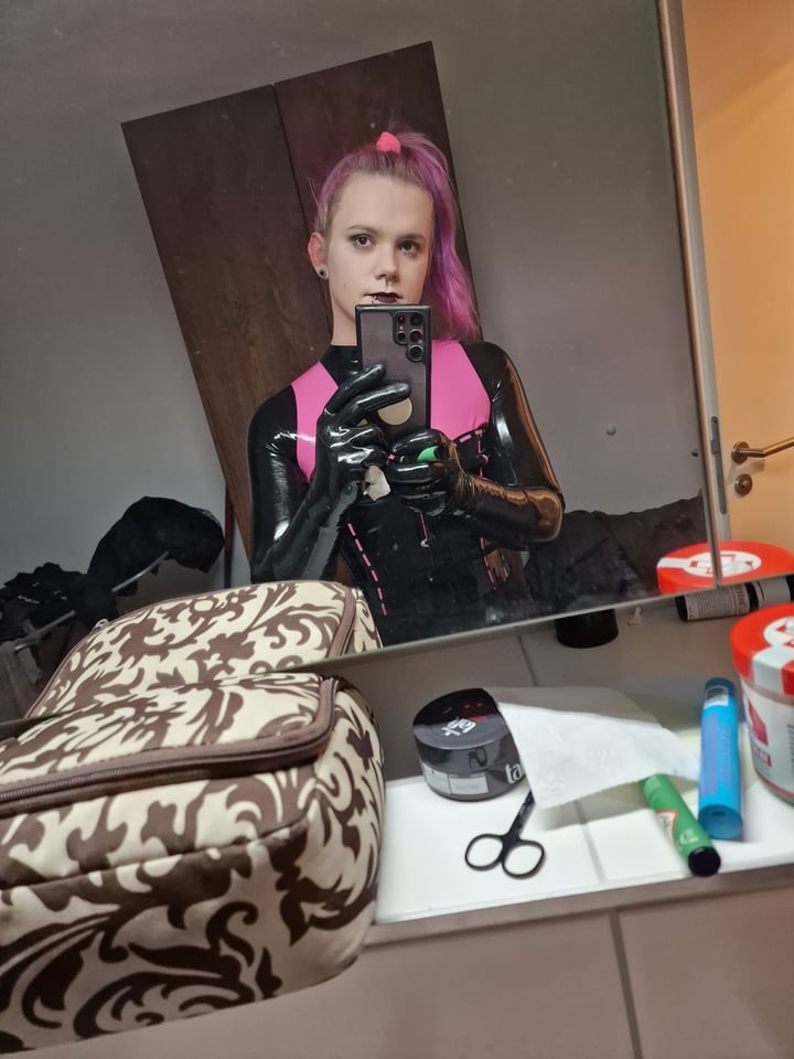 Latexprincess13
