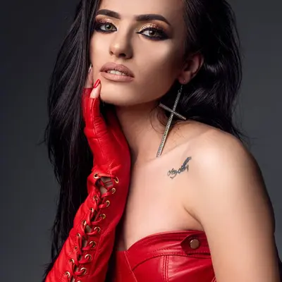 Laylawood1