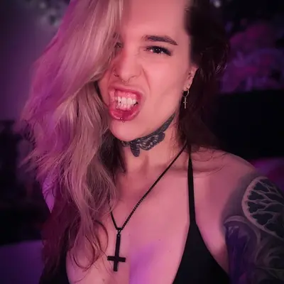 Leahsinsxo