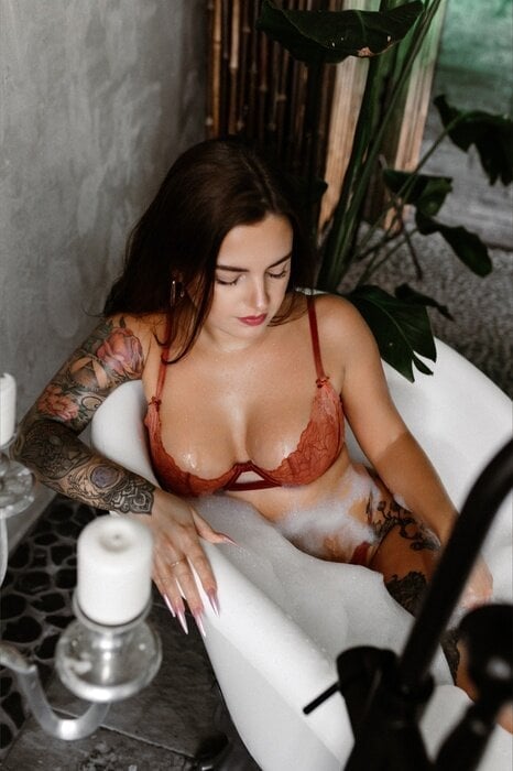 Lexxxchampagne