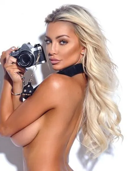 Lindsey Pelas