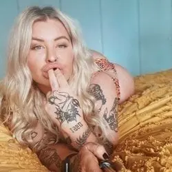Lolabanksloves