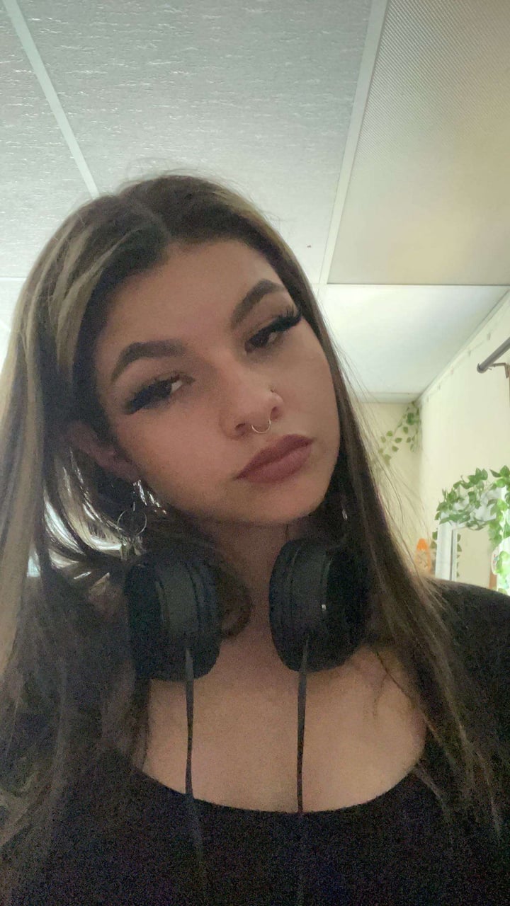 Lucyvalentinexxx