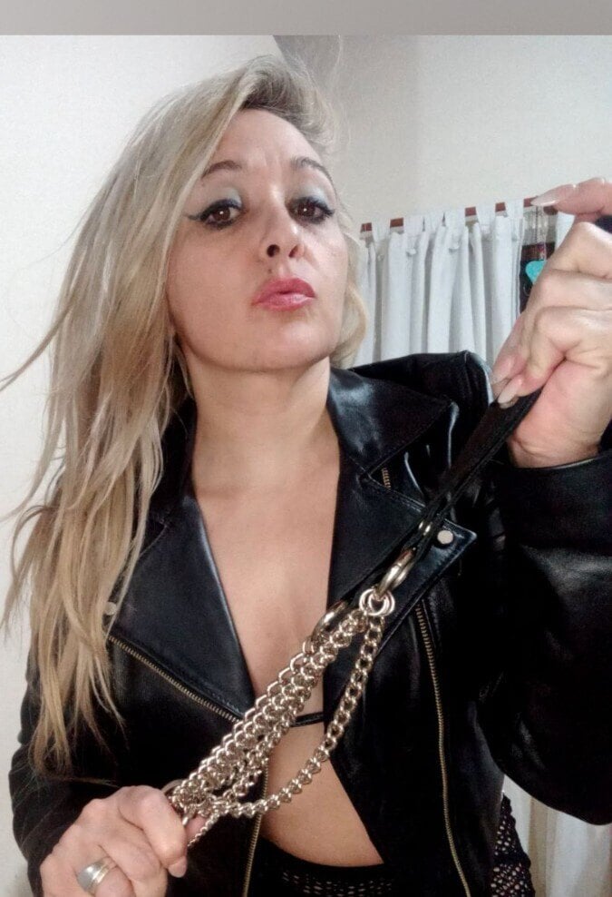 Mistress Angye 🗝⛓️