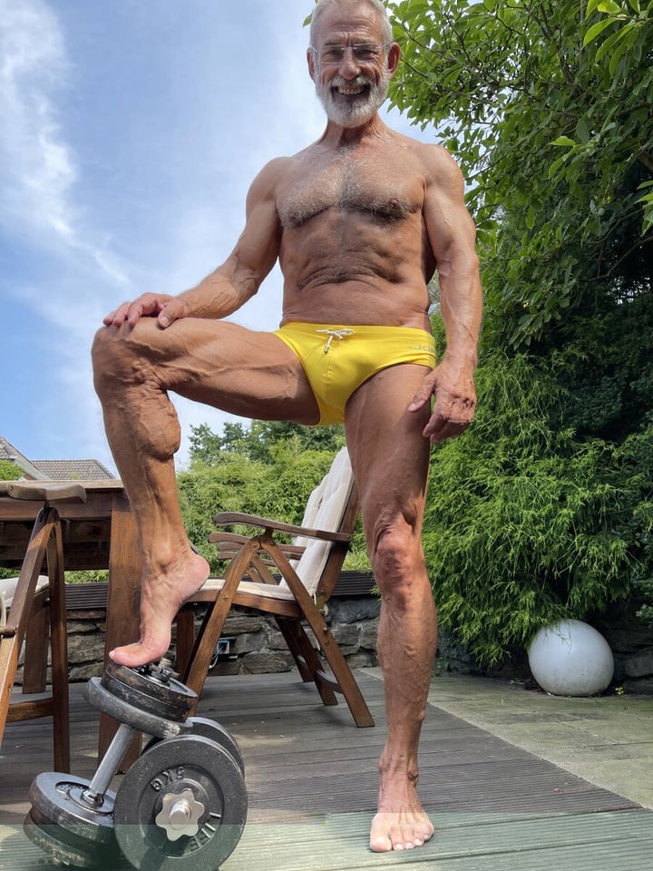 Maturemuscledaddy