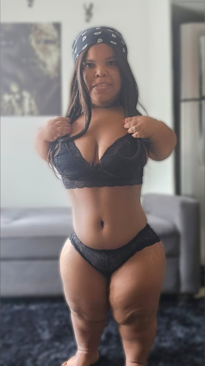 Monike.Midget