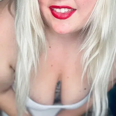 Misscurvytattooed