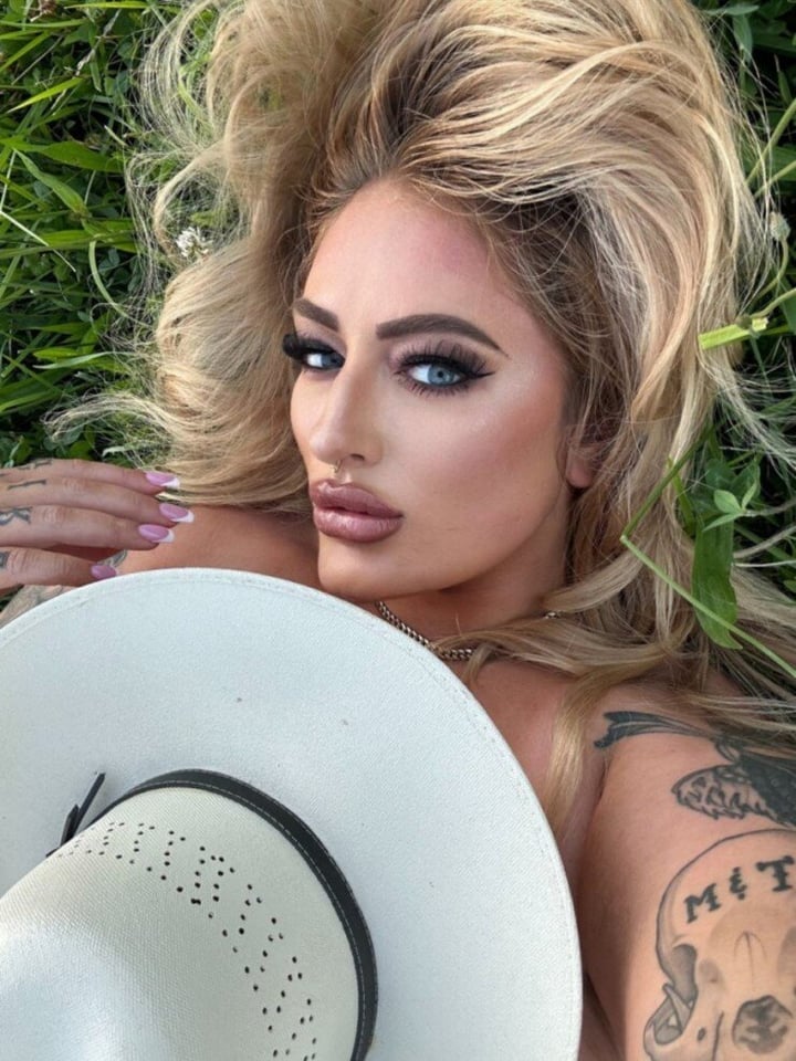 Missthickntatted