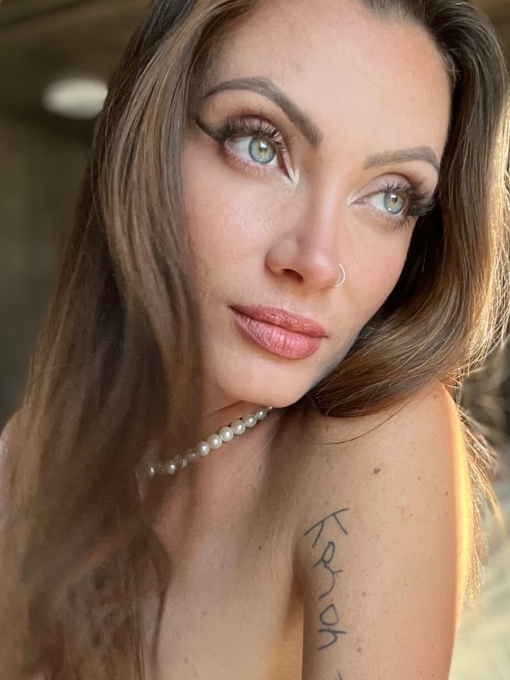 Moonlitmystikkitten