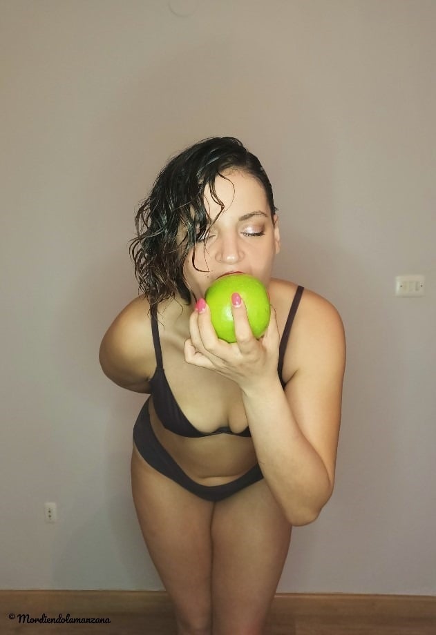 Mordiendolamanzana