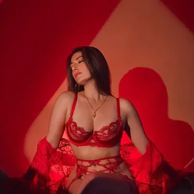 Nicelynaughtyy