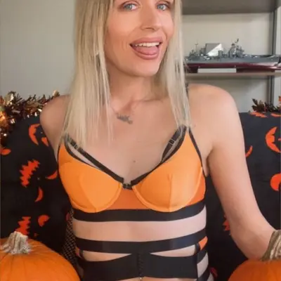 Nikkidolly95