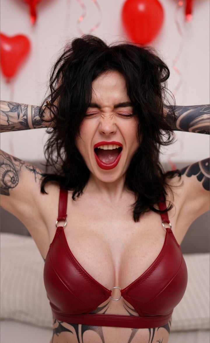 Nikky 🖤