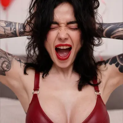 Nikky 🖤
