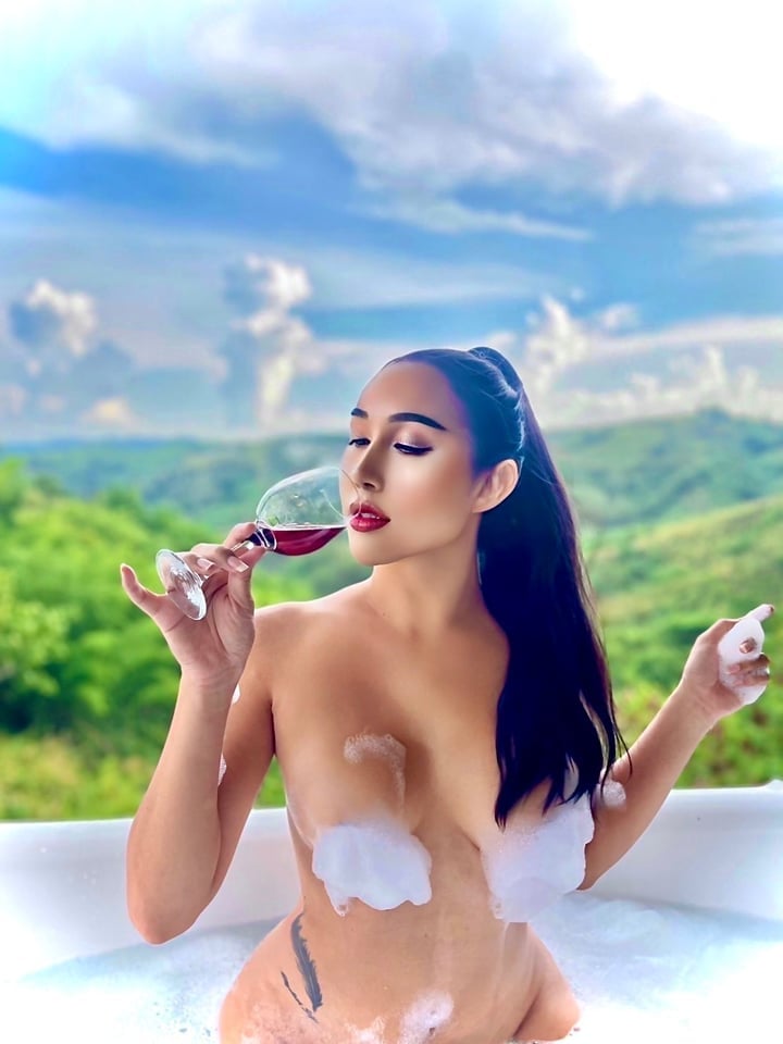 Ninewladyboy