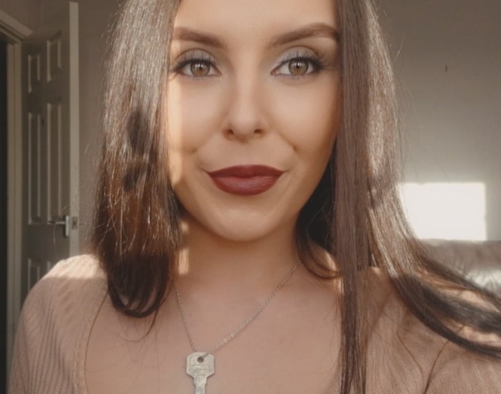 Nudeharlot