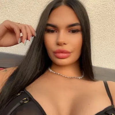 Onlybarbiebella