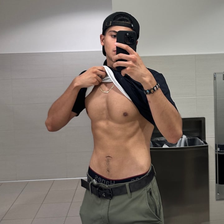 Papichuloalex97