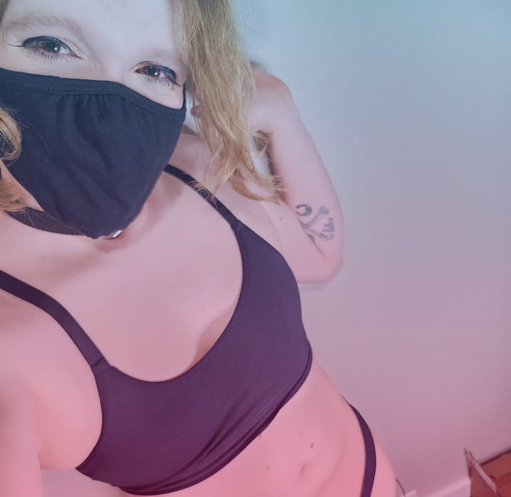 Peachie Fox 🍑🦊