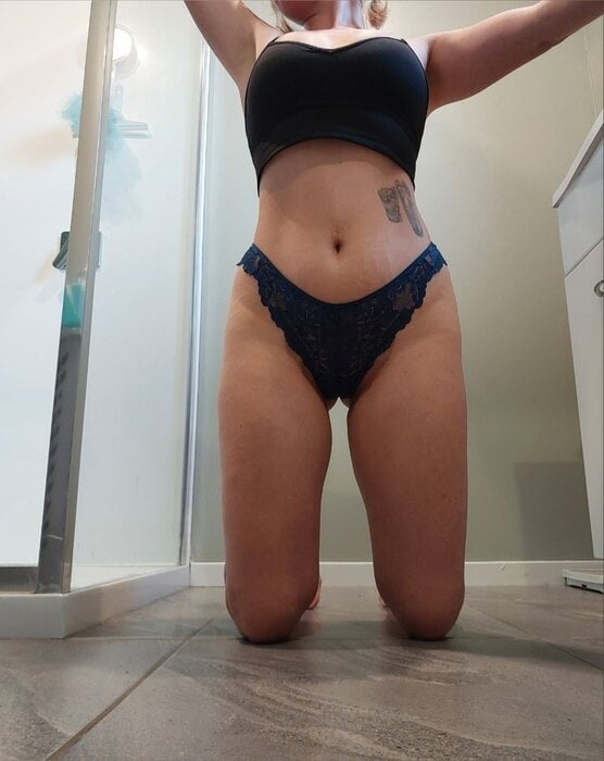 Petitegoddess123