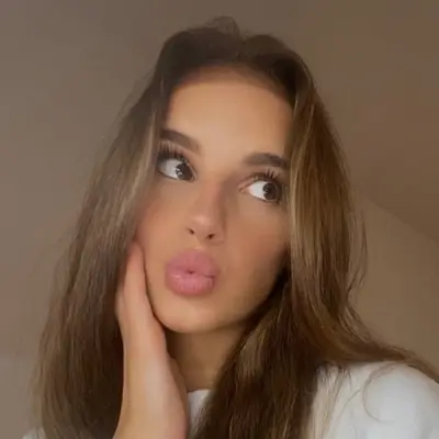 NEJHEZČÍ ČESKÁ BRUNETKA PEŤULA😽