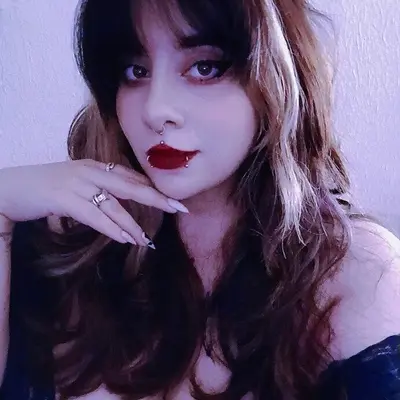 Raven Roth 🖤