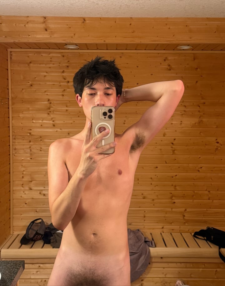 ･ ｡ Reece ☆∴｡