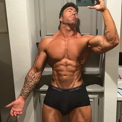Reese ⚔️ 6'6" &amp; Hung (830+ Wall Posts)