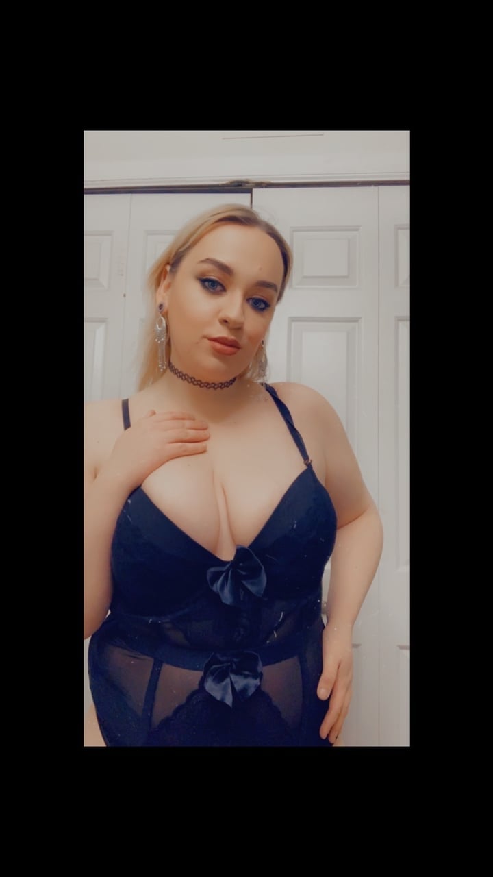 Rosefeatherr