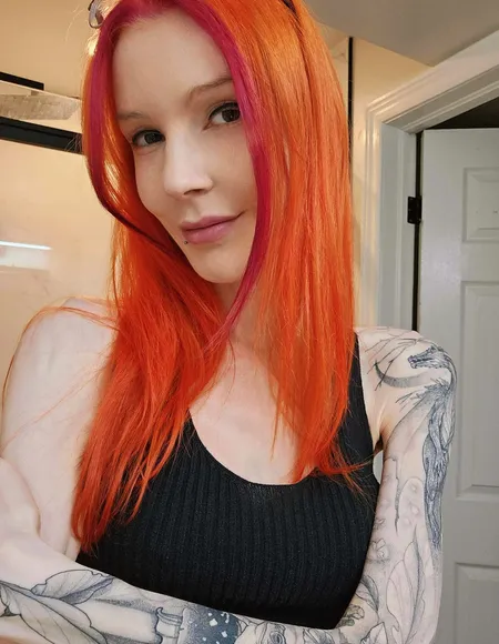 Ruby Soho 🇨🇦 Busty Nerd 💦