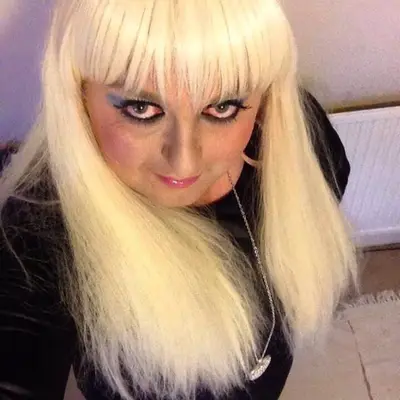 Sarahreveals