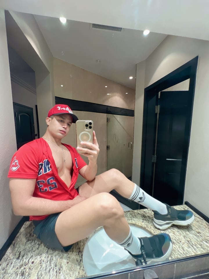 Sexyboy69hot