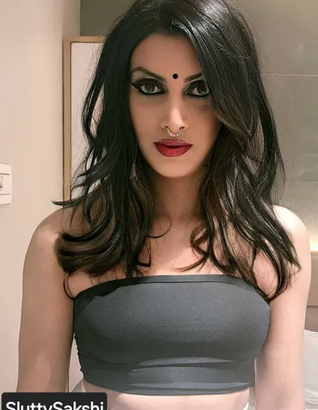 Sakshi Domme