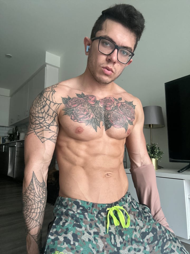 Spiderwebrosesxxx