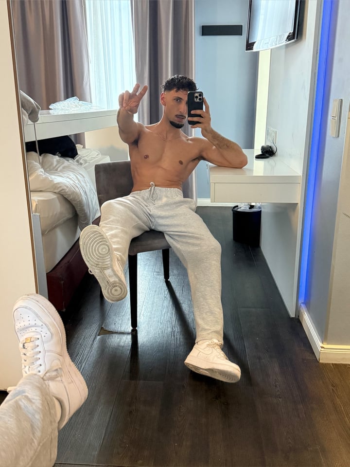 Taylano26