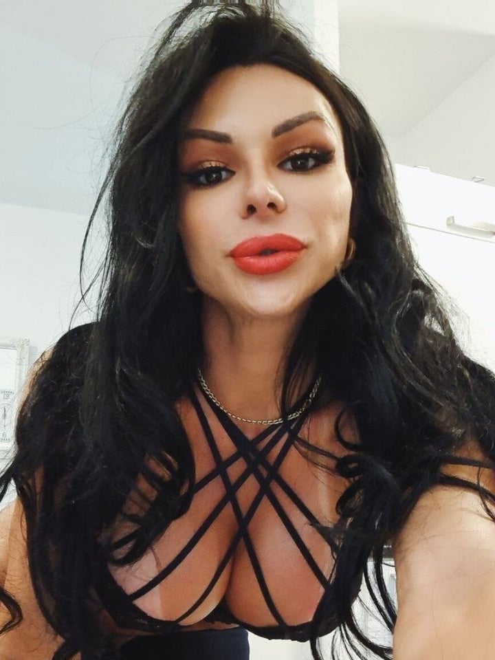 Thalyacyclone