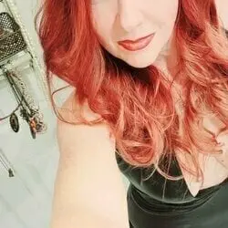 Thatcrzredhead1