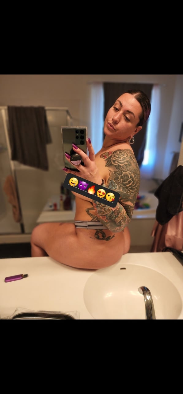 Thechickwithpurplehair