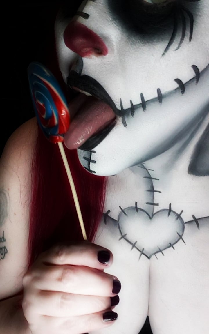 Theclowngirl