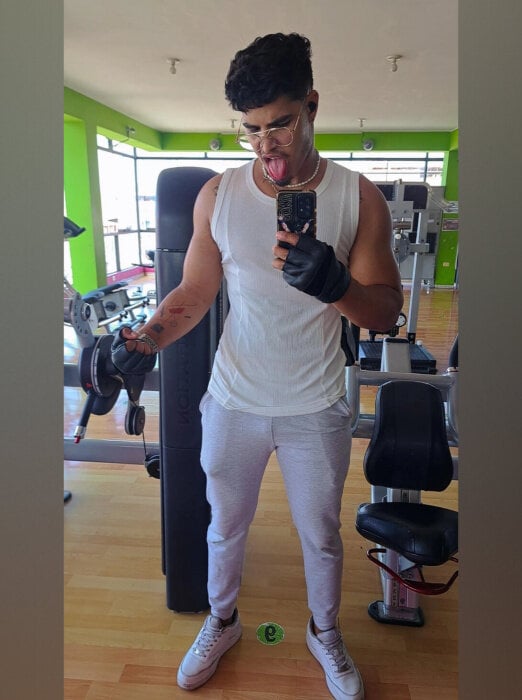 Thehotboy77
