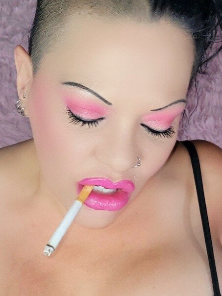 Thesmokingfetishgoddess
