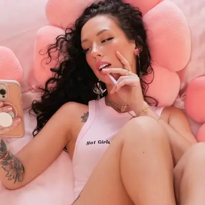 Thetaylorpink